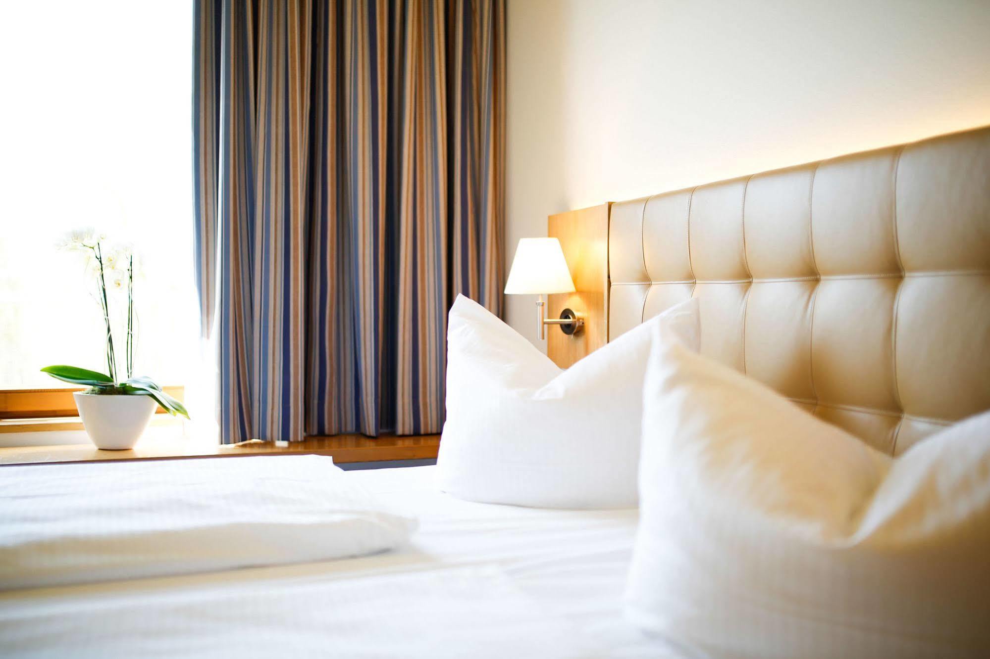 Ostseehotel דירהאגן מראה חיצוני תמונה